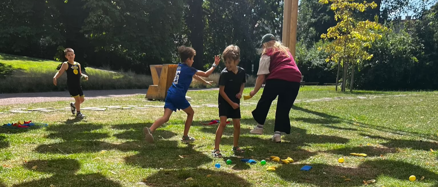 Speelpleinwerking ##Spelewijs en Spelewest